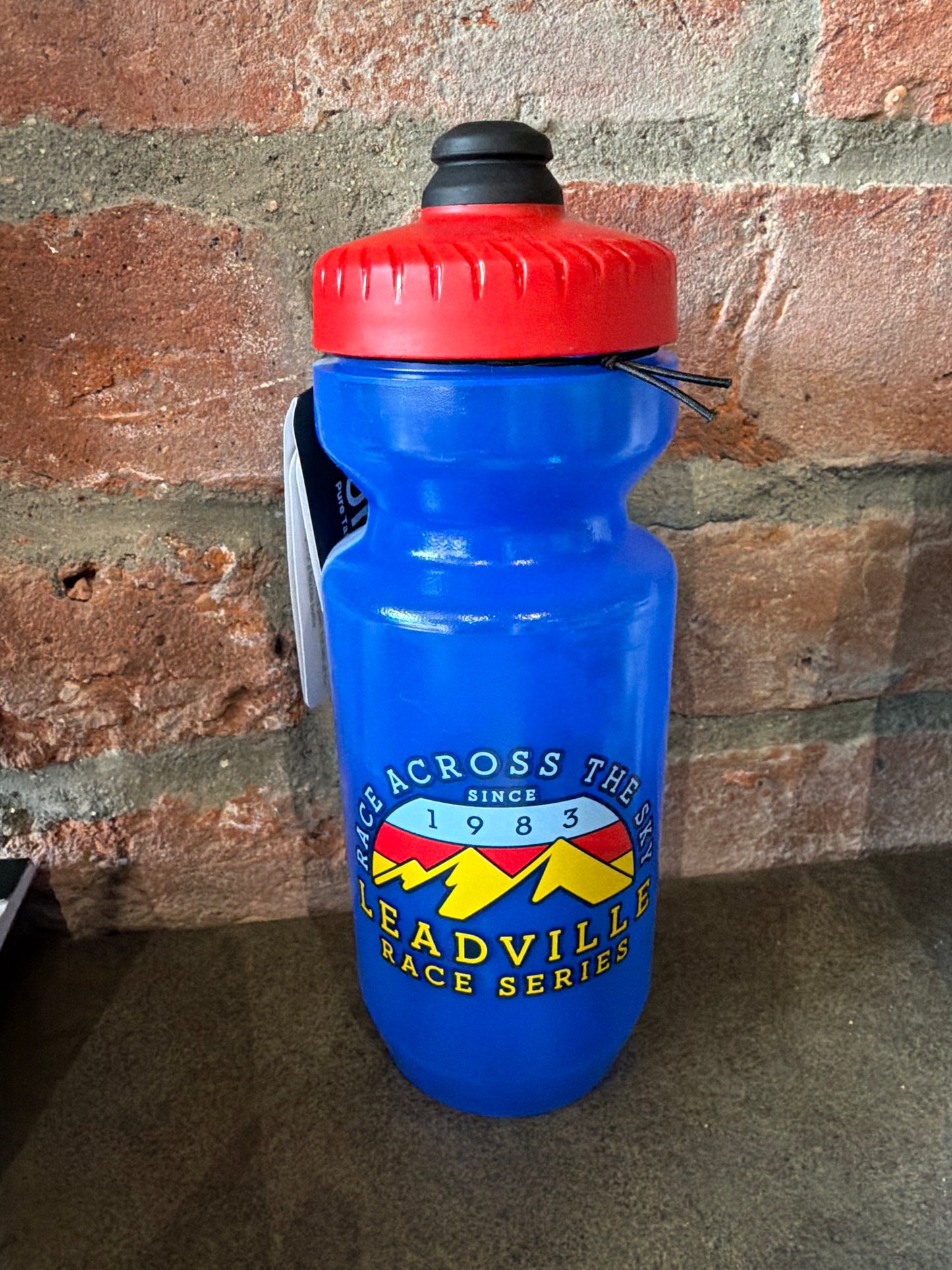 2026 22 oz Purist Custom Bike Bottle- Navy/Red