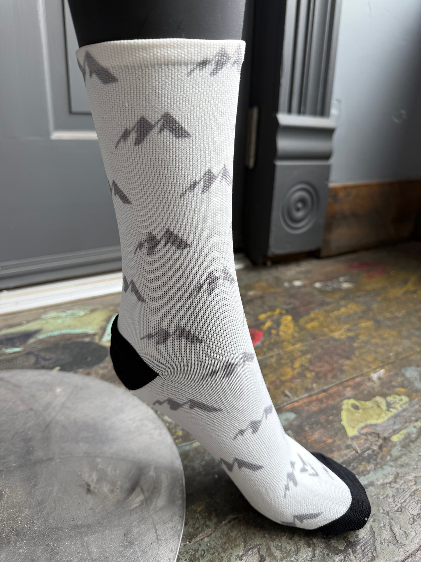 2026 Cuore White 7" FP Sock- Mountain Clouds